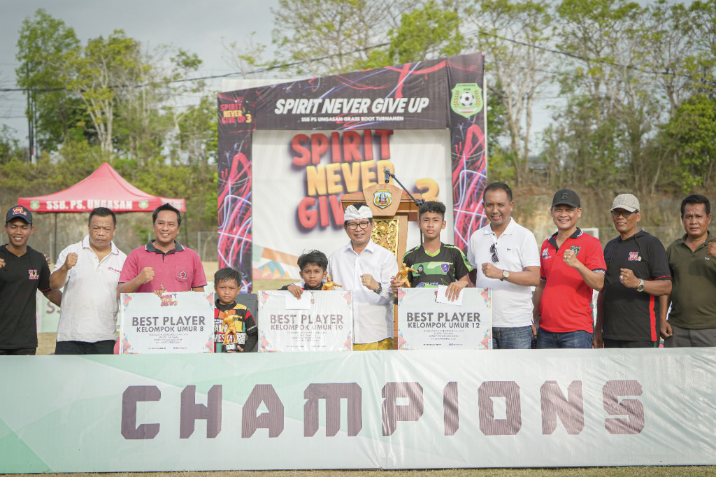 Sekda Adi Arnawa Tutup Turnamen Sepak Bola Usia Dini Spirit Never Give Up 3